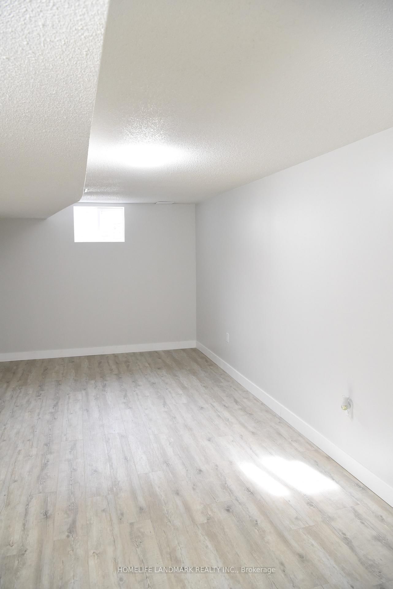 Townhouse for sale at 6 Silver Maple Crescent, Barrie, Ontario, L4N 8T3 - Holly - MLS: S12941386