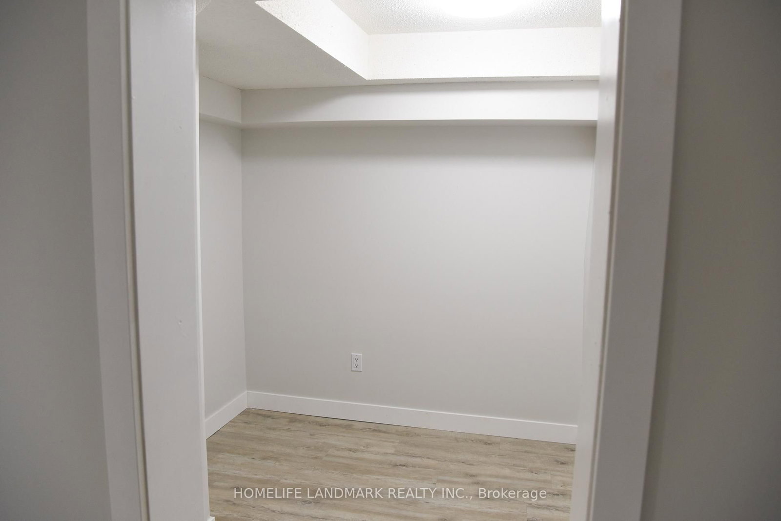 Townhouse for sale at 6 Silver Maple Crescent, Barrie, Ontario, L4N 8T3 - Holly - MLS: S12941386