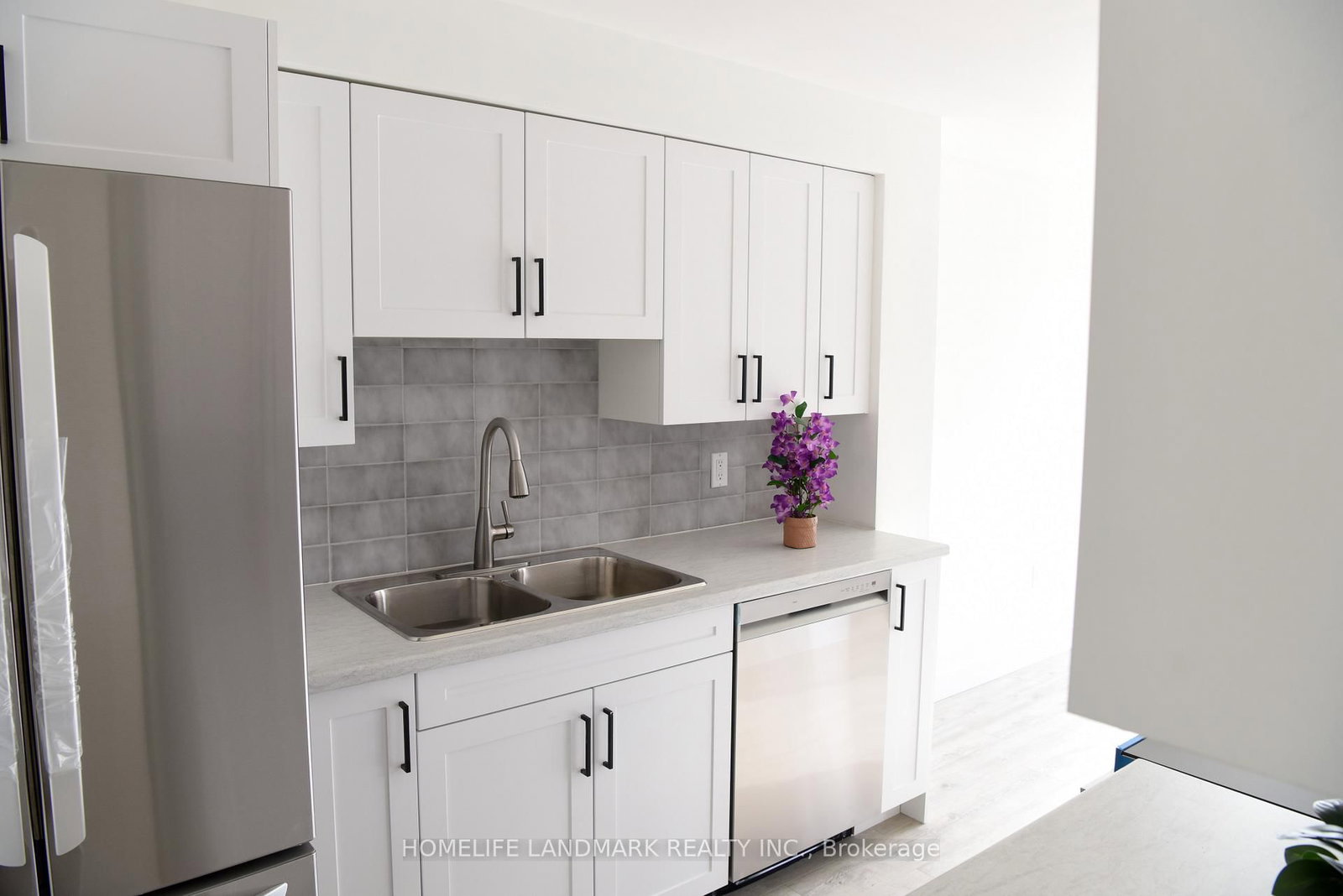 Townhouse for sale at 6 Silver Maple Crescent, Barrie, Ontario, L4N 8T3 - Holly - MLS: S12941386