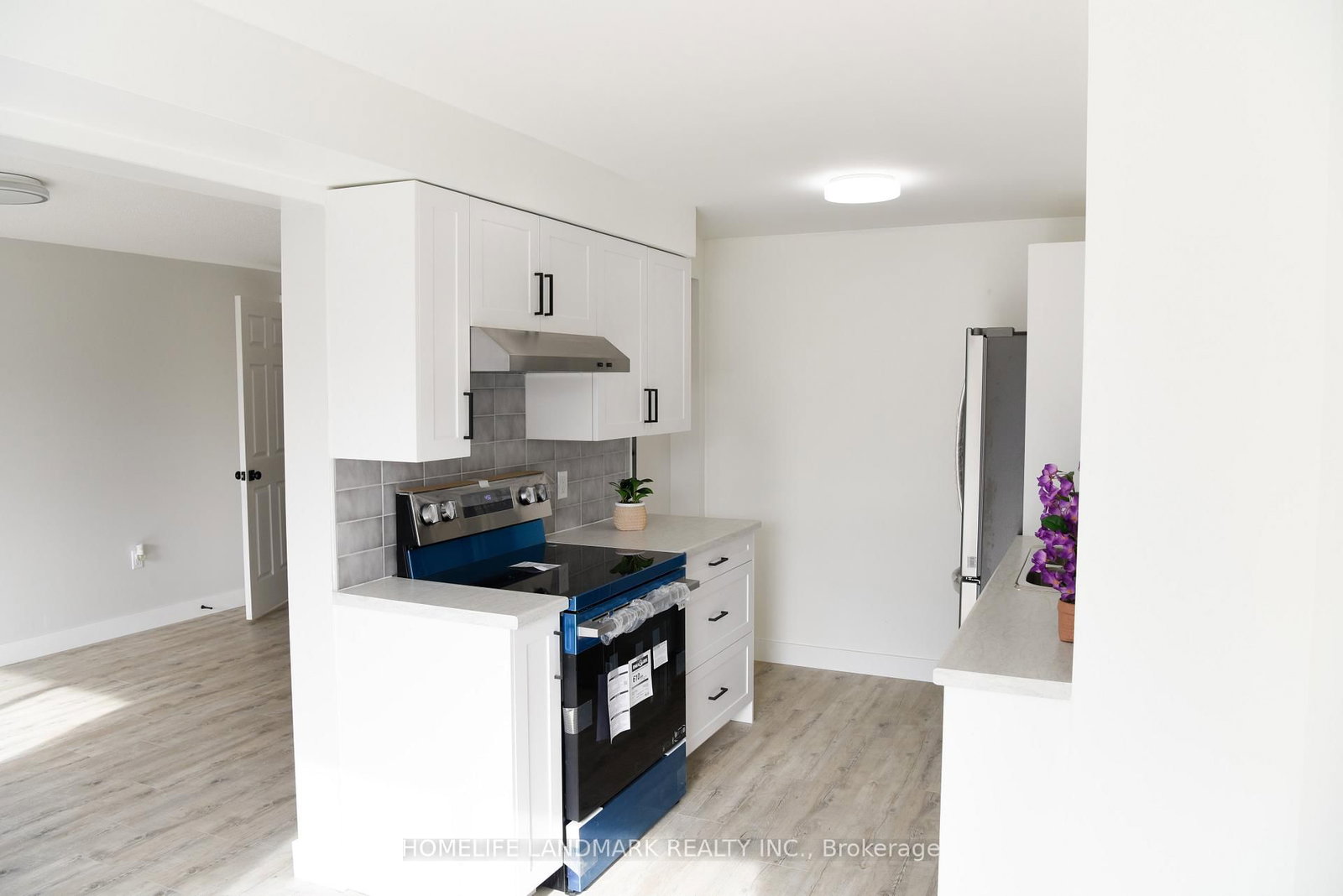 Townhouse for sale at 6 Silver Maple Crescent, Barrie, Ontario, L4N 8T3 - Holly - MLS: S12941386