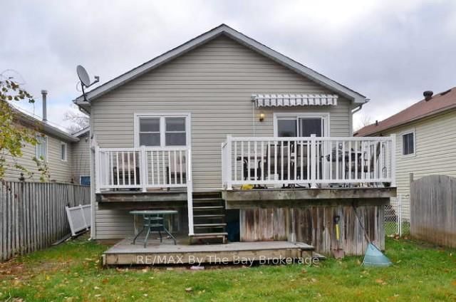 4 DONALD Cres, Wasaga Beach, L9Z 1E1 | Image 2