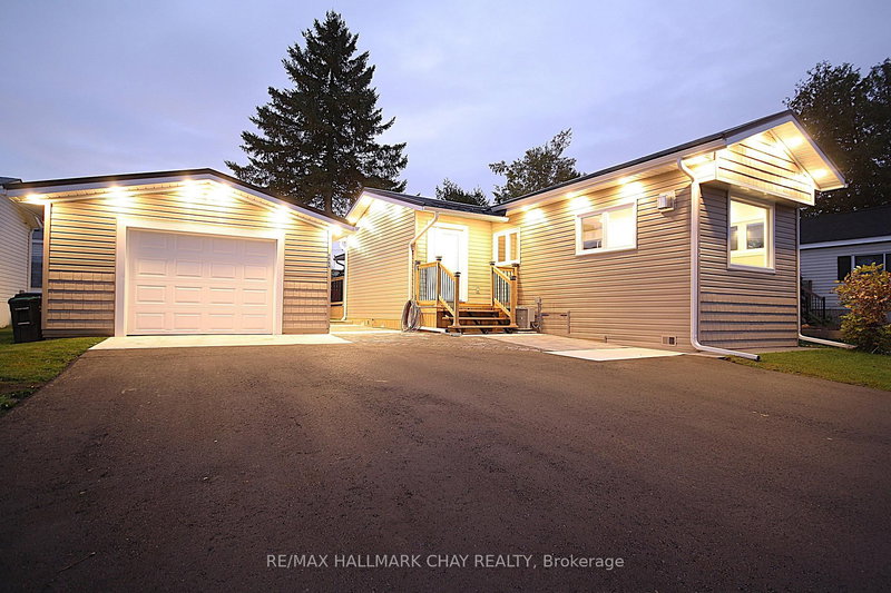 home for sale on 4064 ASH Crescent