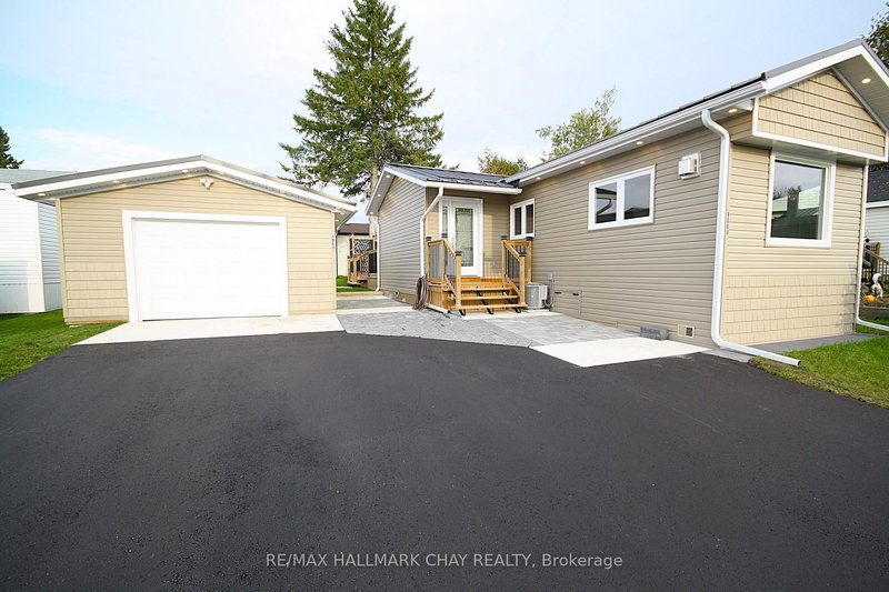 4064 ASH Cres, Severn, L3V 6H4 | Image 2