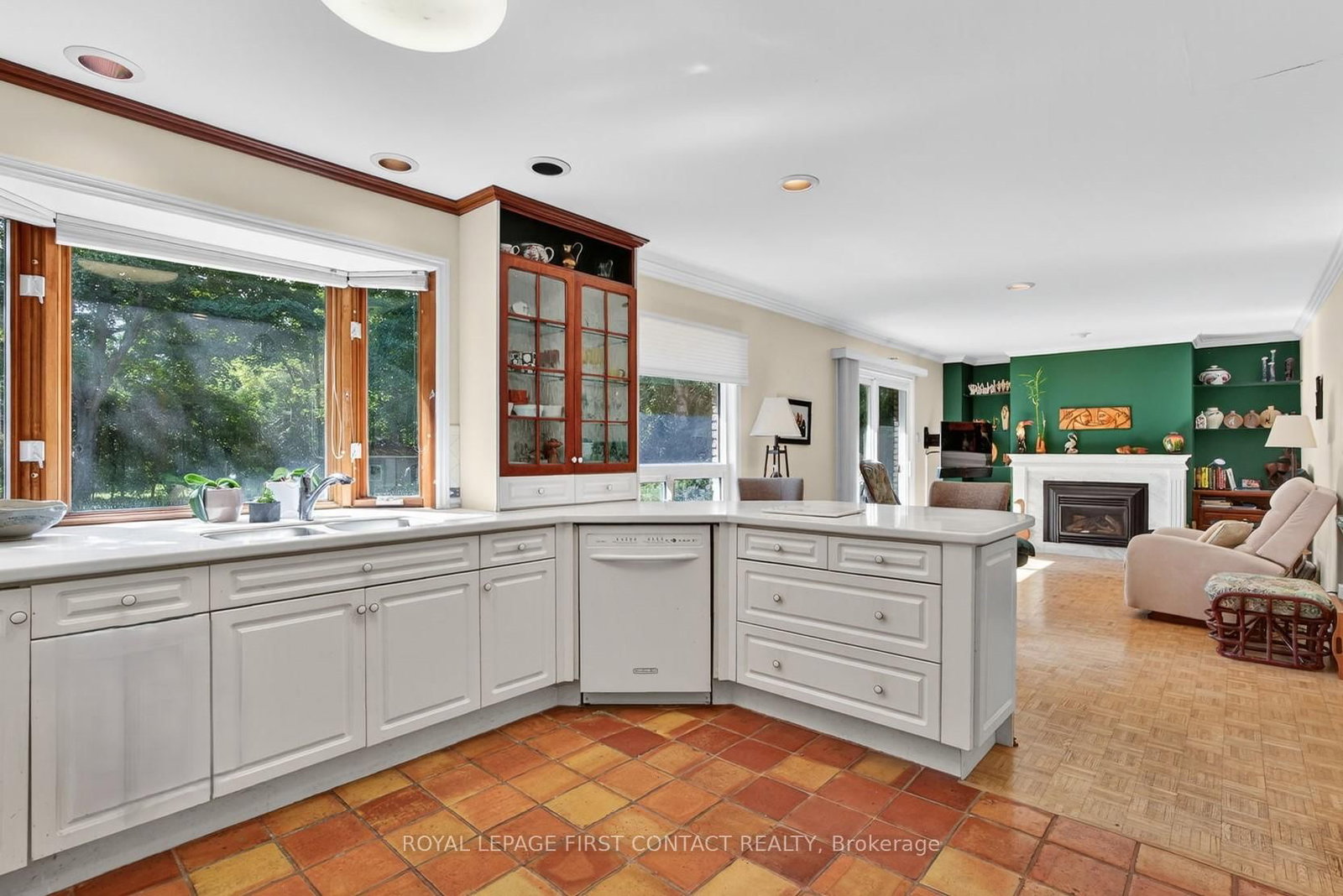 Detached House for sale at 7 Maplecrest Road, Springwater, Ontario, L9X 0P8 - Midhurst - MLS: S12944286