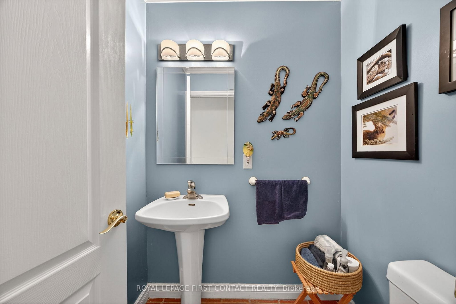 Detached House for sale at 7 Maplecrest Road, Springwater, Ontario, L9X 0P8 - Midhurst - MLS: S12944286