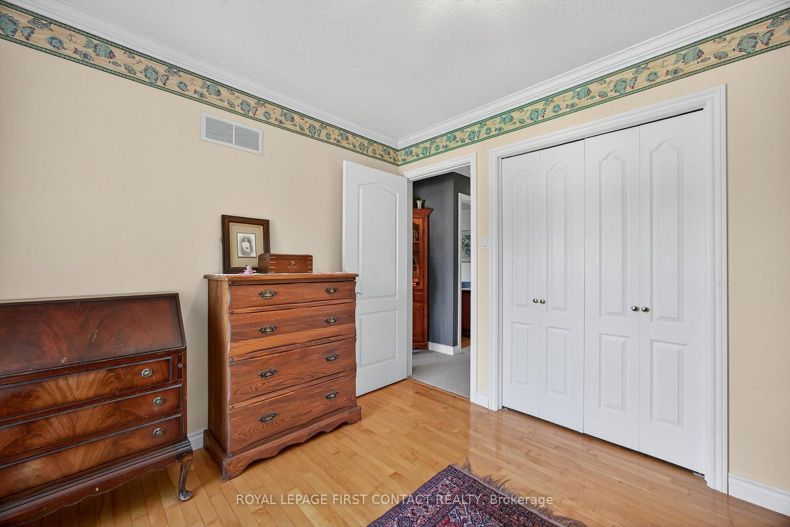 Detached House for sale at 7 Maplecrest Road, Springwater, Ontario, L9X 0P8 - Midhurst - MLS: S12944286