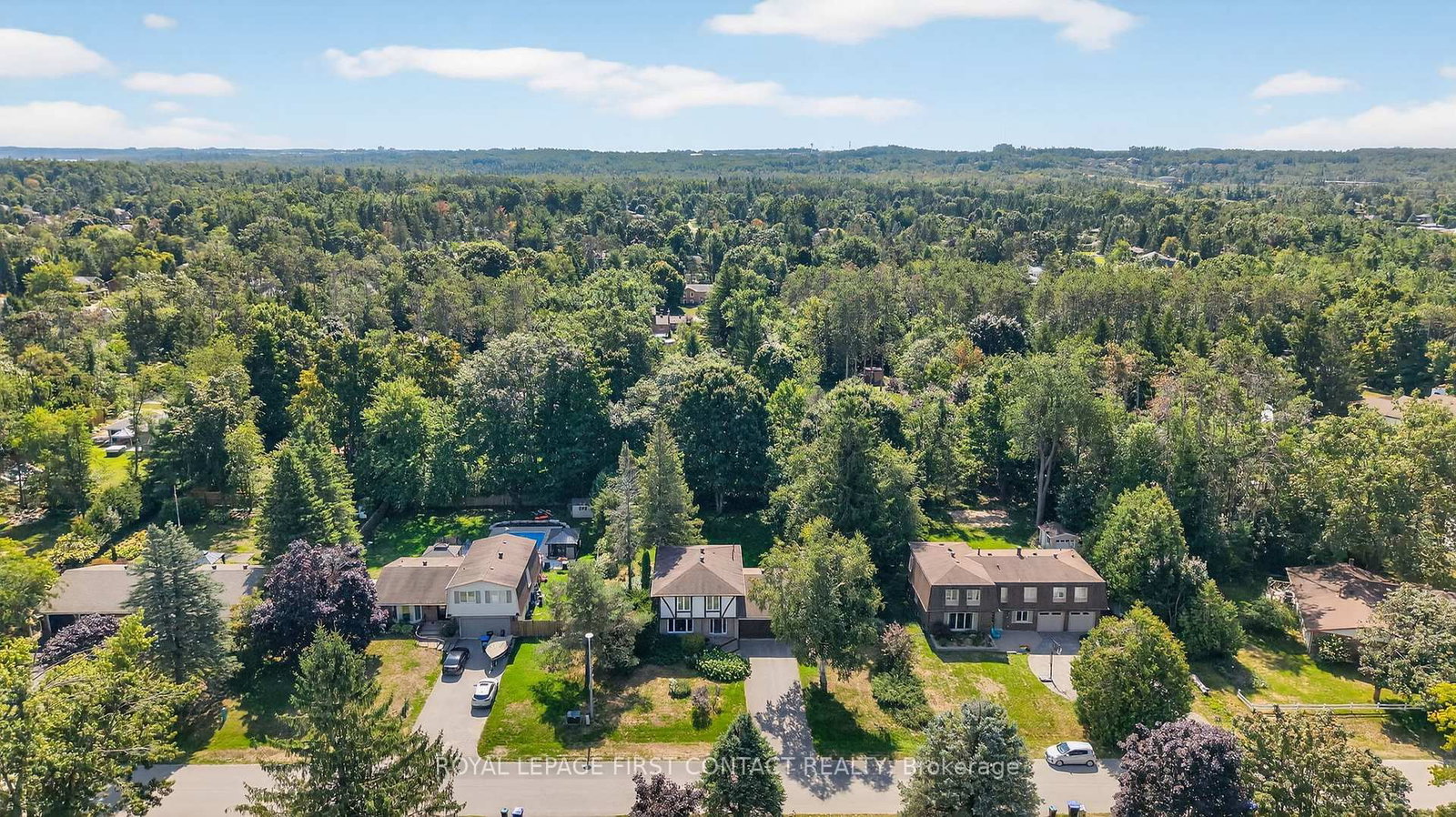 Detached House for sale at 7 Maplecrest Road, Springwater, Ontario, L9X 0P8 - Midhurst - MLS: S12944286