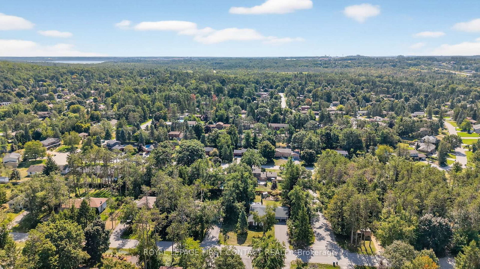 Detached House for sale at 7 Maplecrest Road, Springwater, Ontario, L9X 0P8 - Midhurst - MLS: S12944286