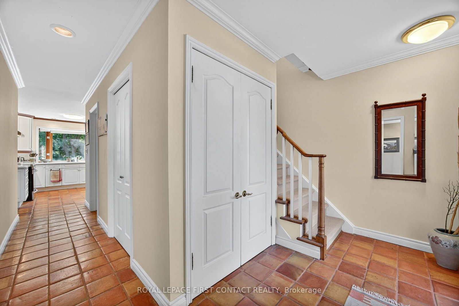 Detached House for sale at 7 Maplecrest Road, Springwater, Ontario, L9X 0P8 - Midhurst - MLS: S12944286