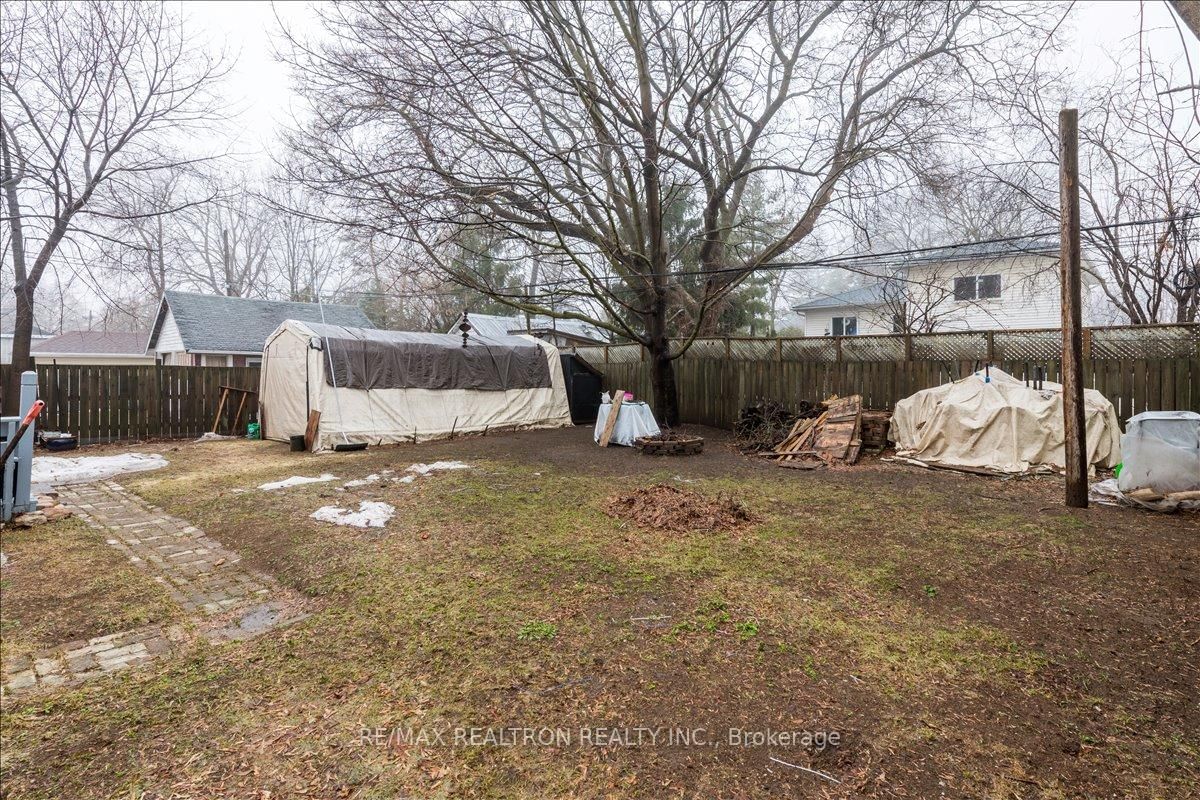 Detached House for sale at 86 John Street, Barrie, Ontario, L4N 2K5 - Sanford - MLS: S12944762