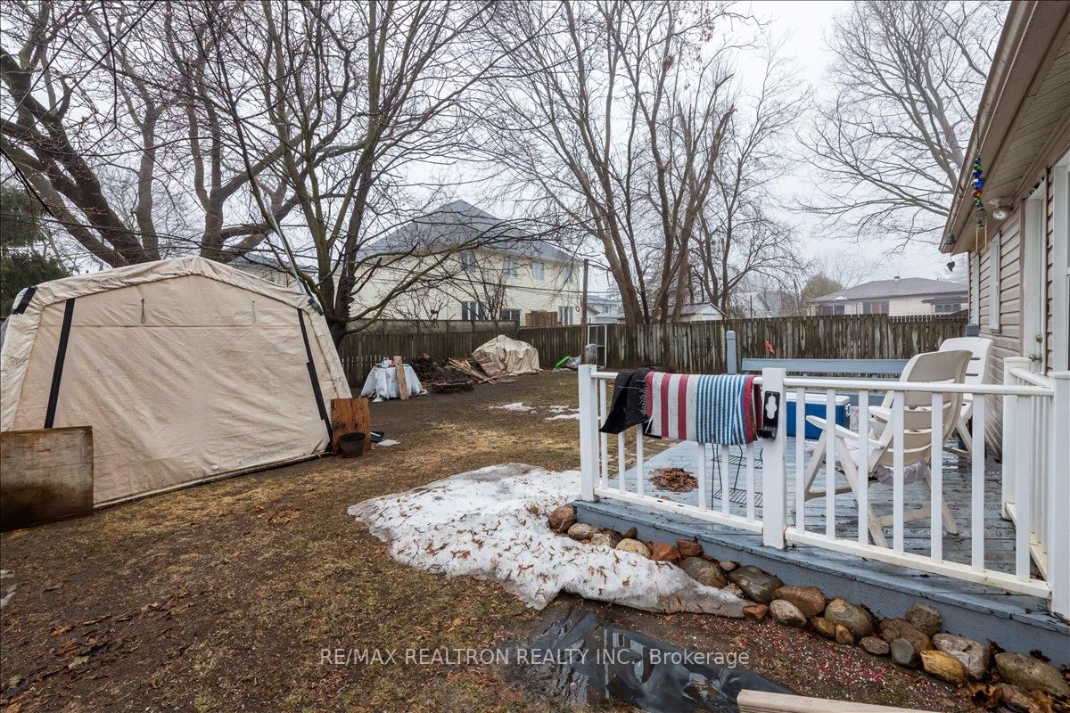 Detached House for sale at 86 John Street, Barrie, Ontario, L4N 2K5 - Sanford - MLS: S12944762