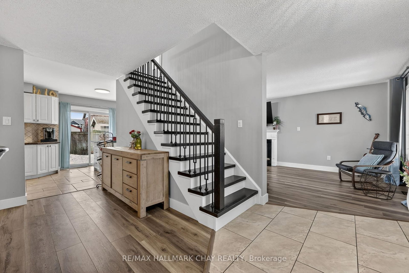 Detached House for sale at 44 Sherwood Court, Barrie, Ontario, L4N 9V1 - Northwest - MLS: S12945672