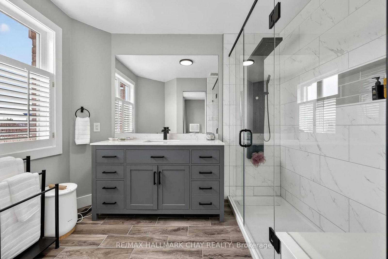 Detached House for sale at 44 Sherwood Court, Barrie, Ontario, L4N 9V1 - Northwest - MLS: S12945672