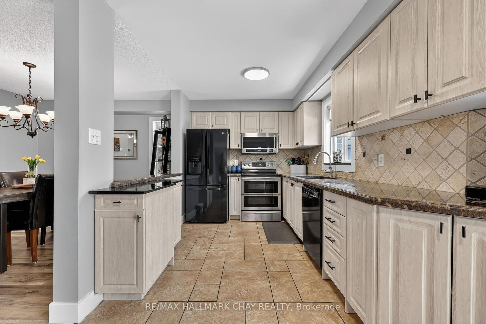 Detached House for sale at 44 Sherwood Court, Barrie, Ontario, L4N 9V1 - Northwest - MLS: S12945672