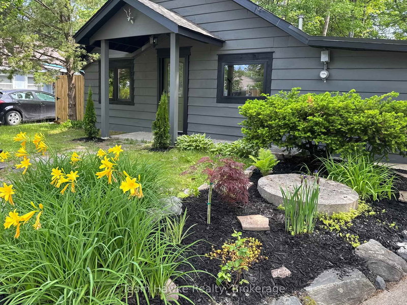 283 Tiny Beaches Rd S, Tiny, L0L 2J0 | Image 2