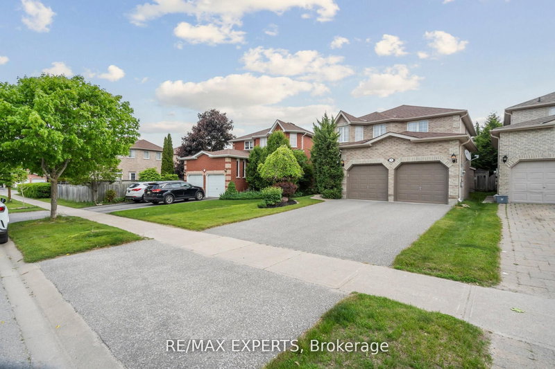 5 Kelsey Cres, Barrie, L4N 0J7 | Image 2
