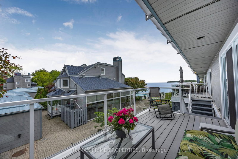 home for sale on 201-585 Atherley Road