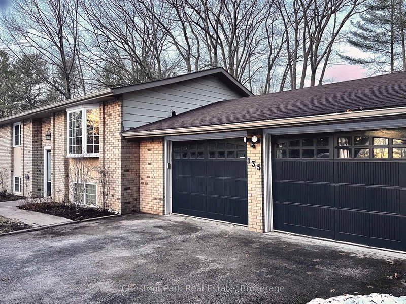 135 Christopher Ave, Wasaga Beach, L9Z 1S4 | Image 2