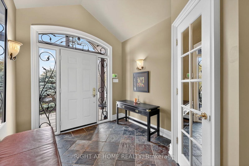 13 Alpine Way, Oro-Medonte, L0L 2L0 | Image 2