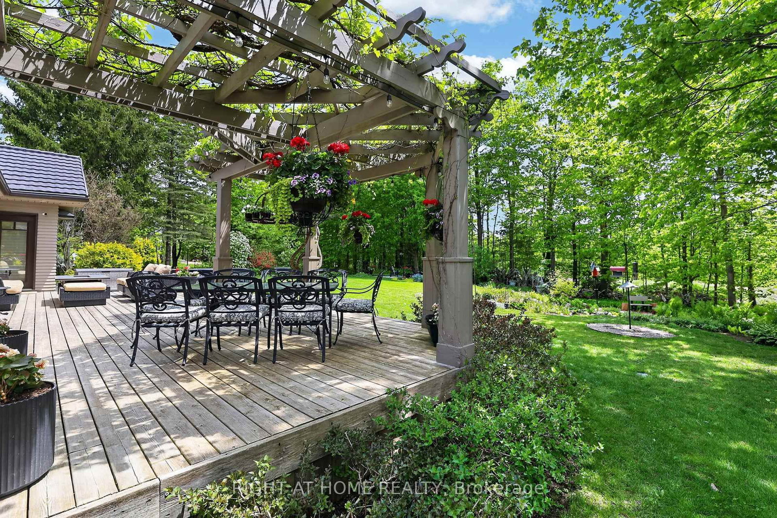 13 Alpine Way • Oro-Medonte, ON photo 35