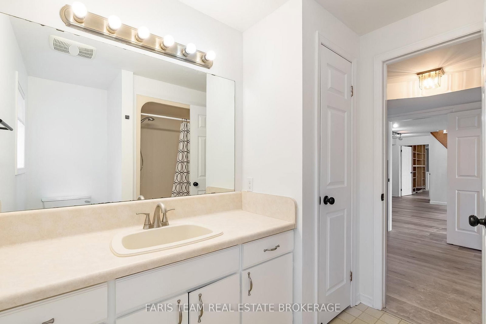 Detached House for sale at 62 Woodcrest Road, Barrie, Ontario, L4N 2V5 - Allandale Heights - MLS: S12949084