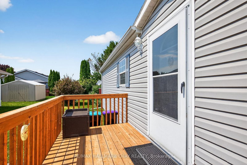 3 Illinois Cres, Wasaga Beach, L9Z 3A8 | Image 3
