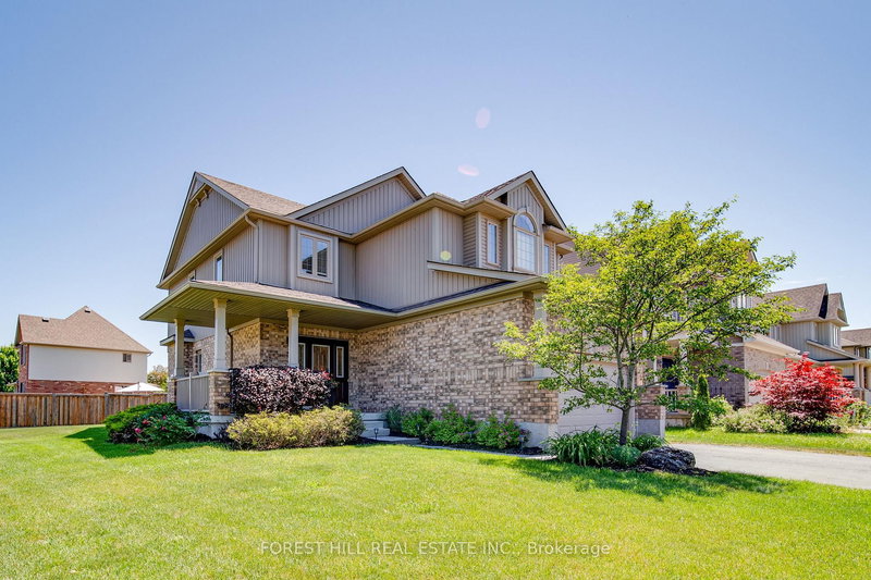 54 Chamberlain Cres, Collingwood, L9Y 0C9 | Image 2