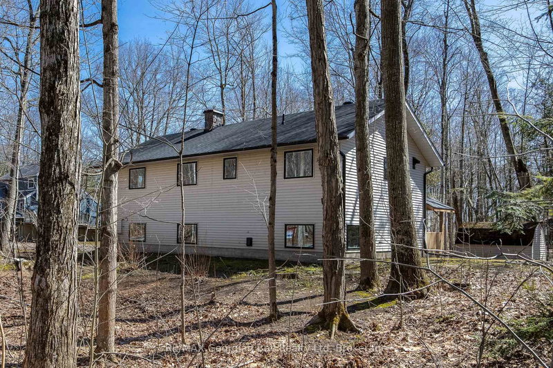 2 Belle Vue Ave, Tiny, L9M 0H5 | Image 2