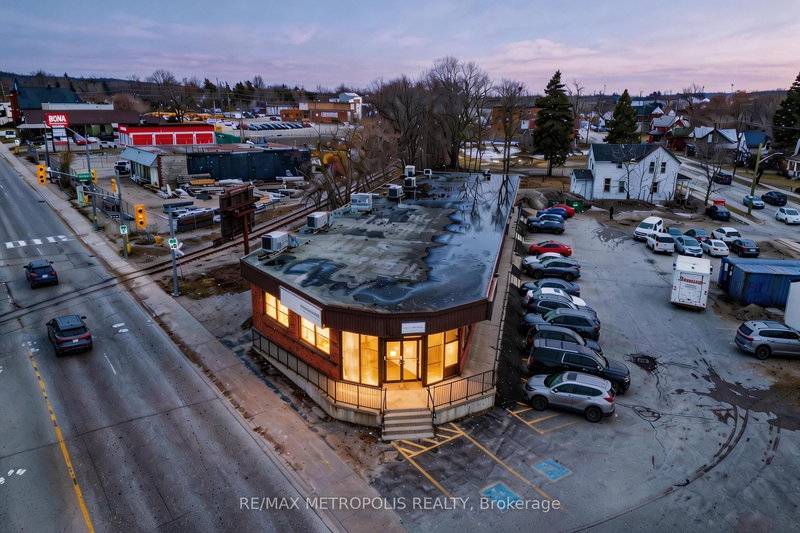 1 - 21 Essa Rd, Barrie, L4N 3K4 | Image 2