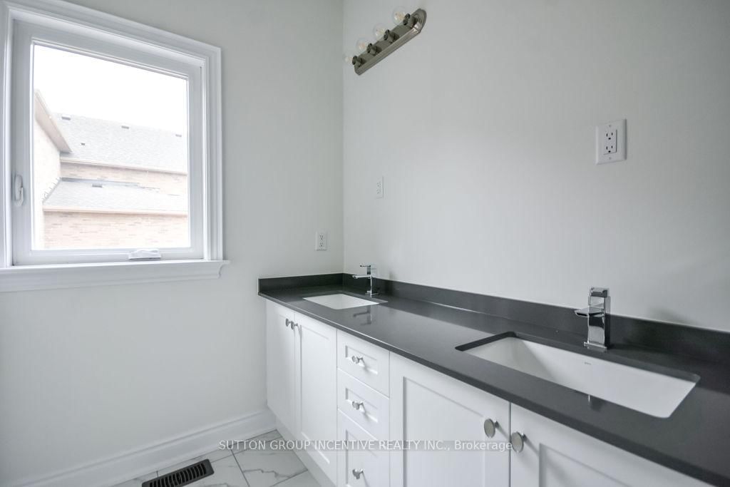10 Cottonwood Street • Springwater, ON photo 13