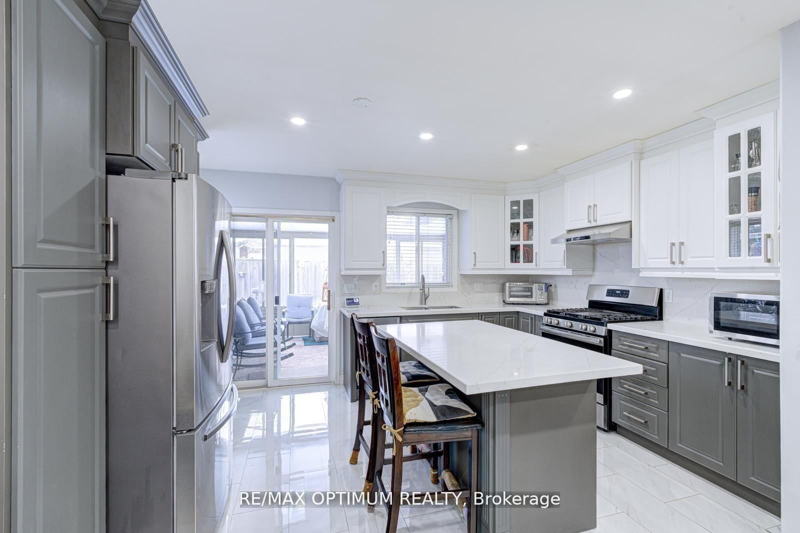 Detached House for sale at 177 Hanmer Street, Barrie, Ontario, L4M 6W6 - East Bayfield - MLS: S12951786