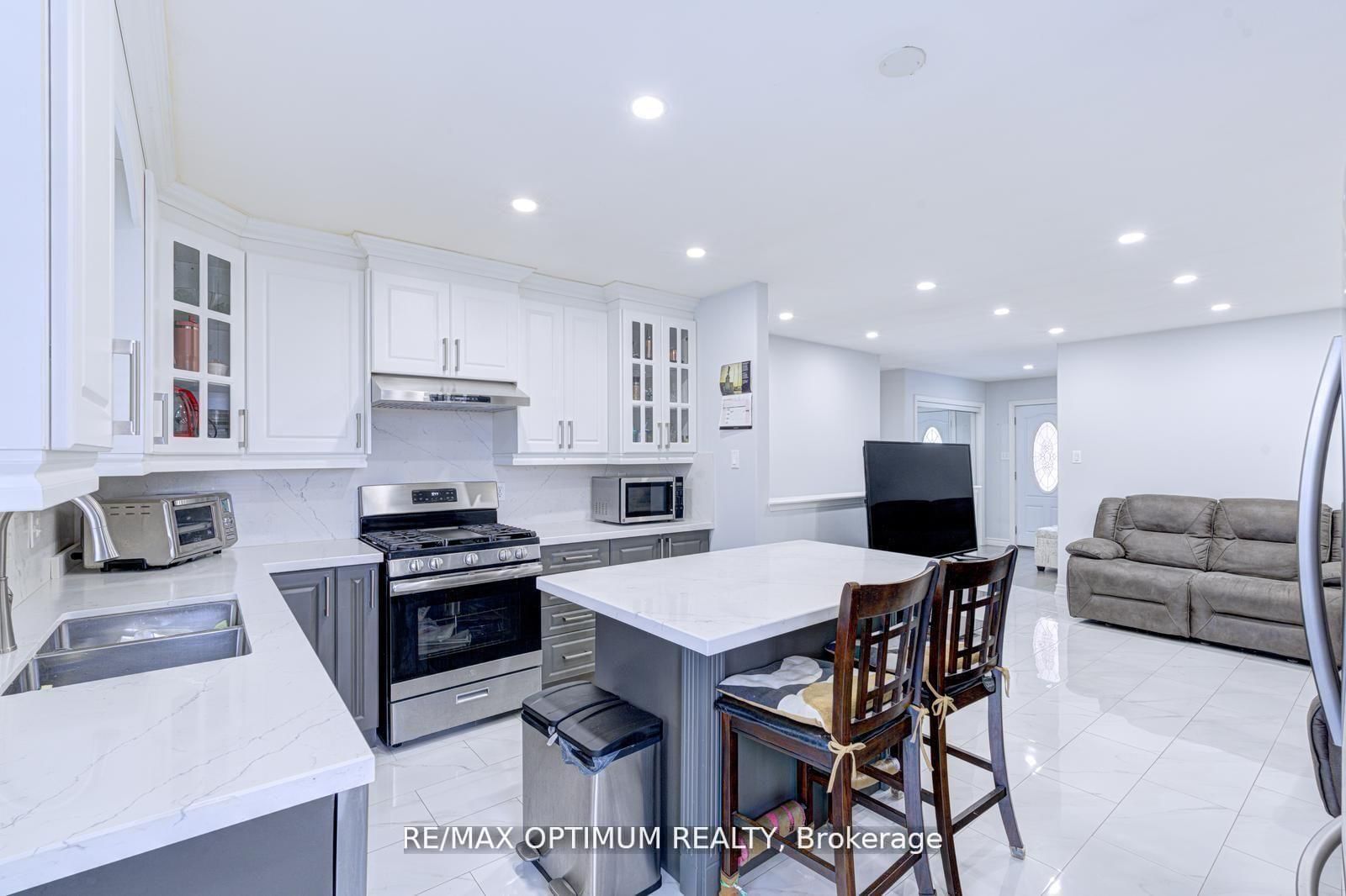 Detached House for sale at 177 Hanmer Street, Barrie, Ontario, L4M 6W6 - East Bayfield - MLS: S12951786