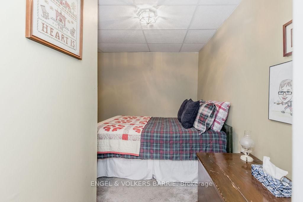 Detached House for sale at 68 Ottaway Avenue, Barrie, Ontario, L4M 2X2 - Wellington - MLS: S12952368