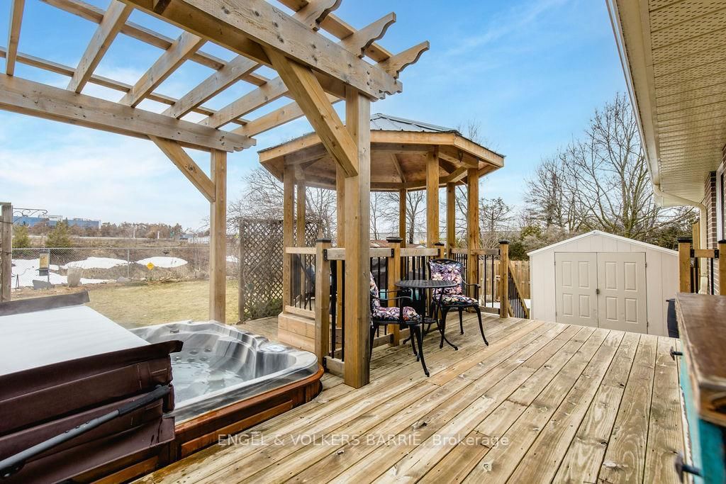 Detached House for sale at 68 Ottaway Avenue, Barrie, Ontario, L4M 2X2 - Wellington - MLS: S12952368