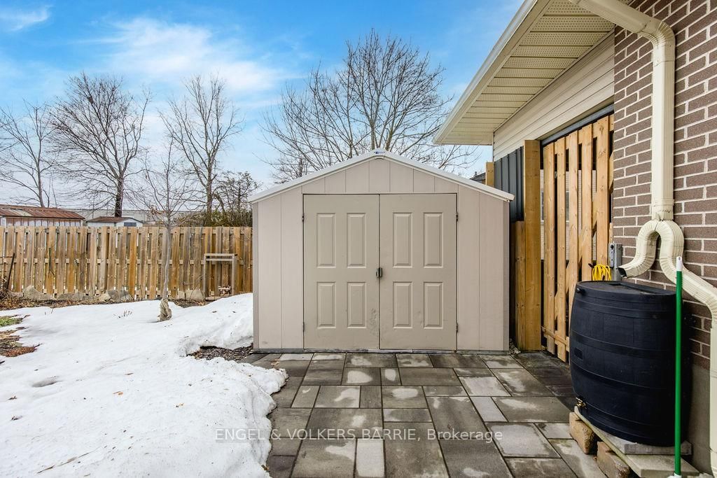 Detached House for sale at 68 Ottaway Avenue, Barrie, Ontario, L4M 2X2 - Wellington - MLS: S12952368