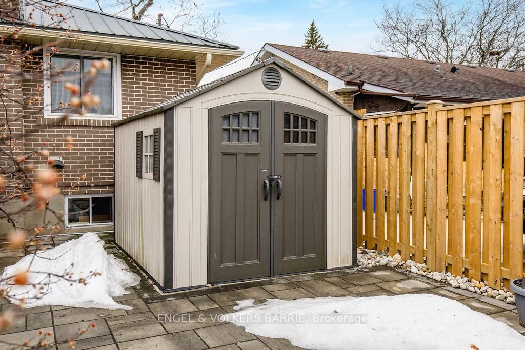 Detached House for sale at 68 Ottaway Avenue, Barrie, Ontario, L4M 2X2 - Wellington - MLS: S12952368