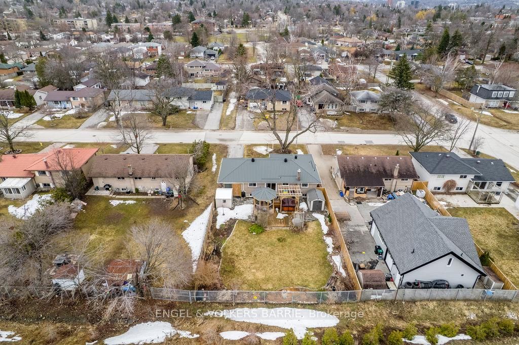 Detached House for sale at 68 Ottaway Avenue, Barrie, Ontario, L4M 2X2 - Wellington - MLS: S12952368