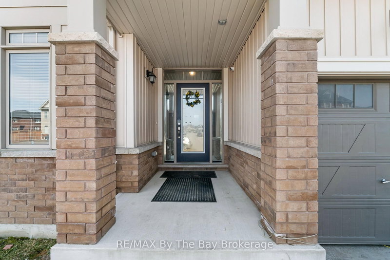 56 Kirby Ave, Collingwood, L9Y 3Y8 | Image 2