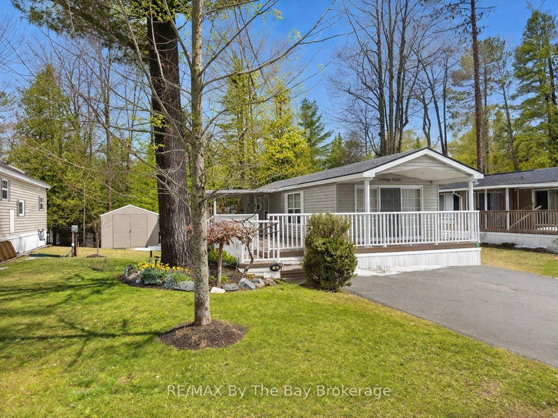 32 Temagami Tr, Wasaga Beach, L9Z 1X7 | Image 2