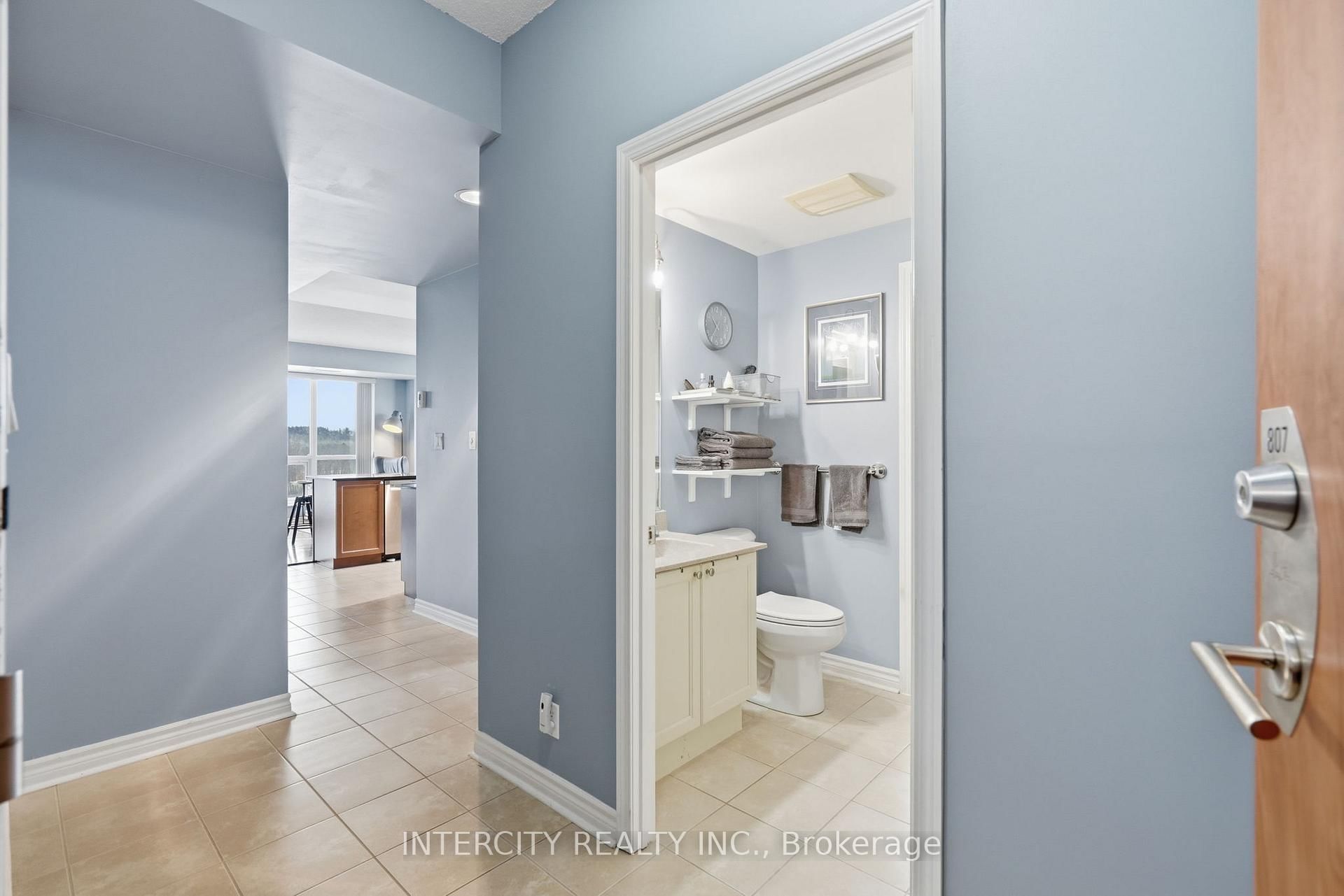 699 Aberdeen Boulevard, Unit 807