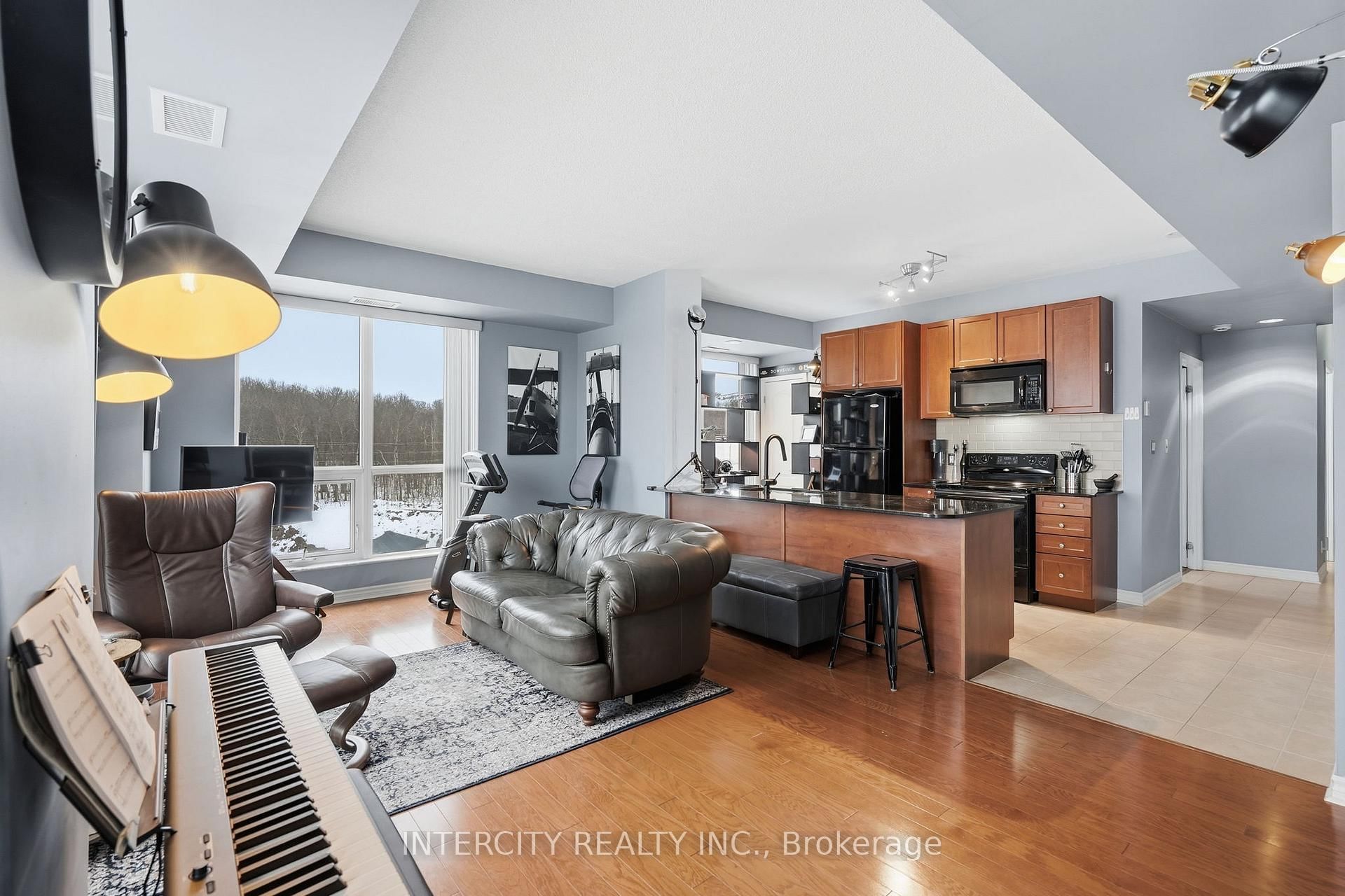 699 Aberdeen Boulevard, Unit 807