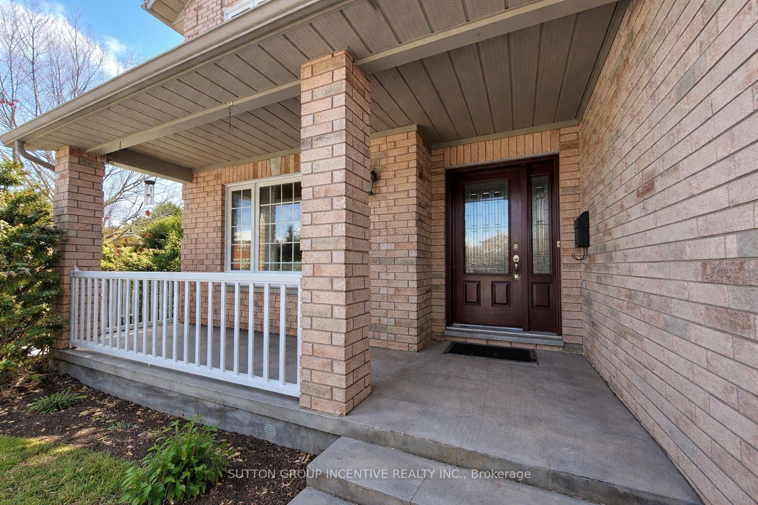 Detached House for sale at 1 Buman Court, Barrie, Ontario, L4N 0L3 - South Shore - MLS: S12953700