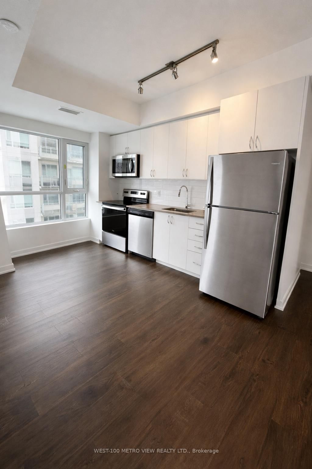 Condo for sale at 709-56 Lakeside Terrace, Barrie, Ontario, L4M 7B9 - Little Lake - MLS: S12954982