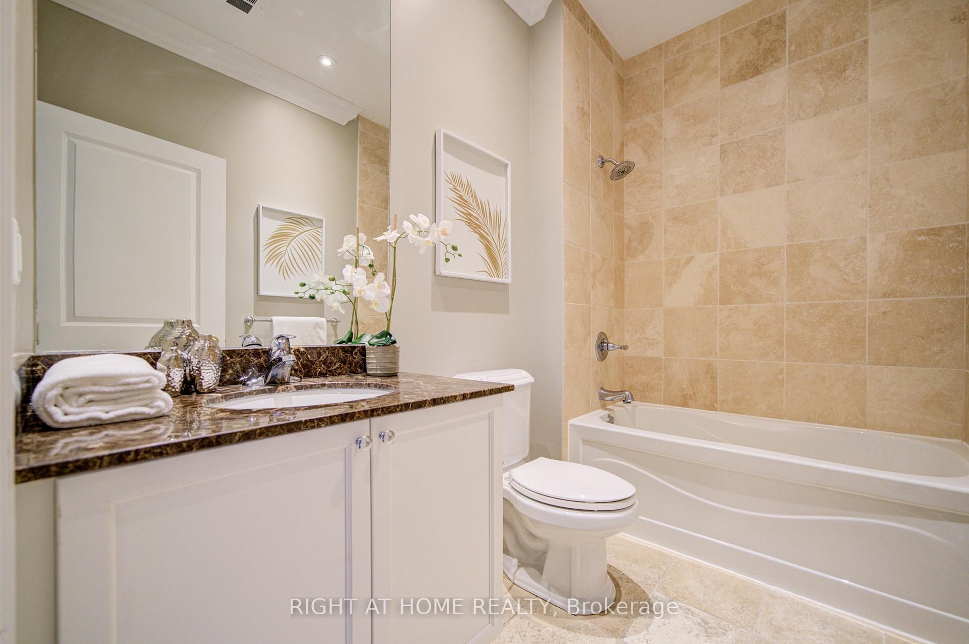 37 Ellen Street, Unit PH06