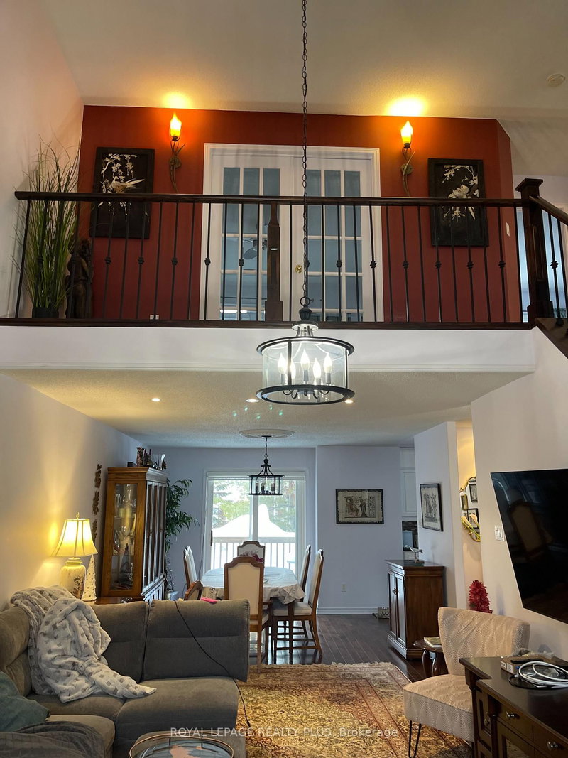 12 - 358 Little Ave, Barrie, L4N 2Z6 | Image 2