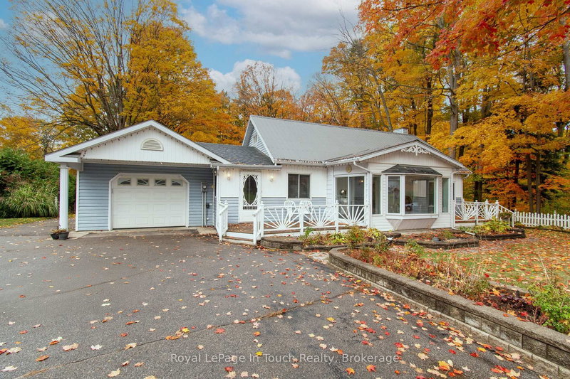 748 Overhead bridge Rd, Tiny, L9M 0V6 | Image 3