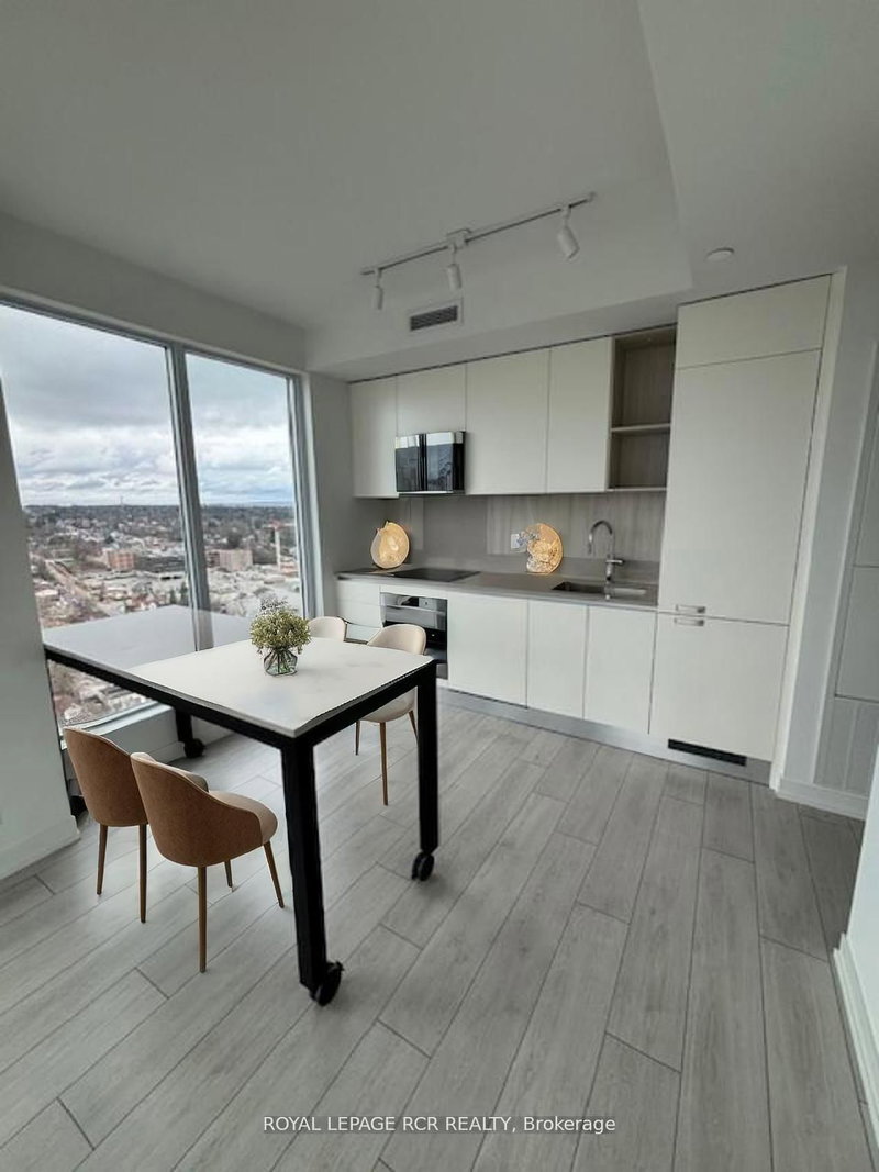 2402 - 39 Mary St, Barrie, L4N 1S9 | Image 2