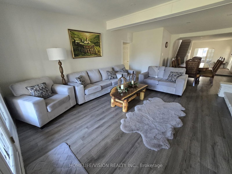 2082 River Rd W, Wasaga Beach, L9Z 2V8 | Image 3