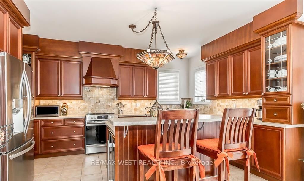 Detached House for sale at 118 Succession Crescent, Barrie, Ontario, L4M 7G7 - Innis-Shore - MLS: S12957806