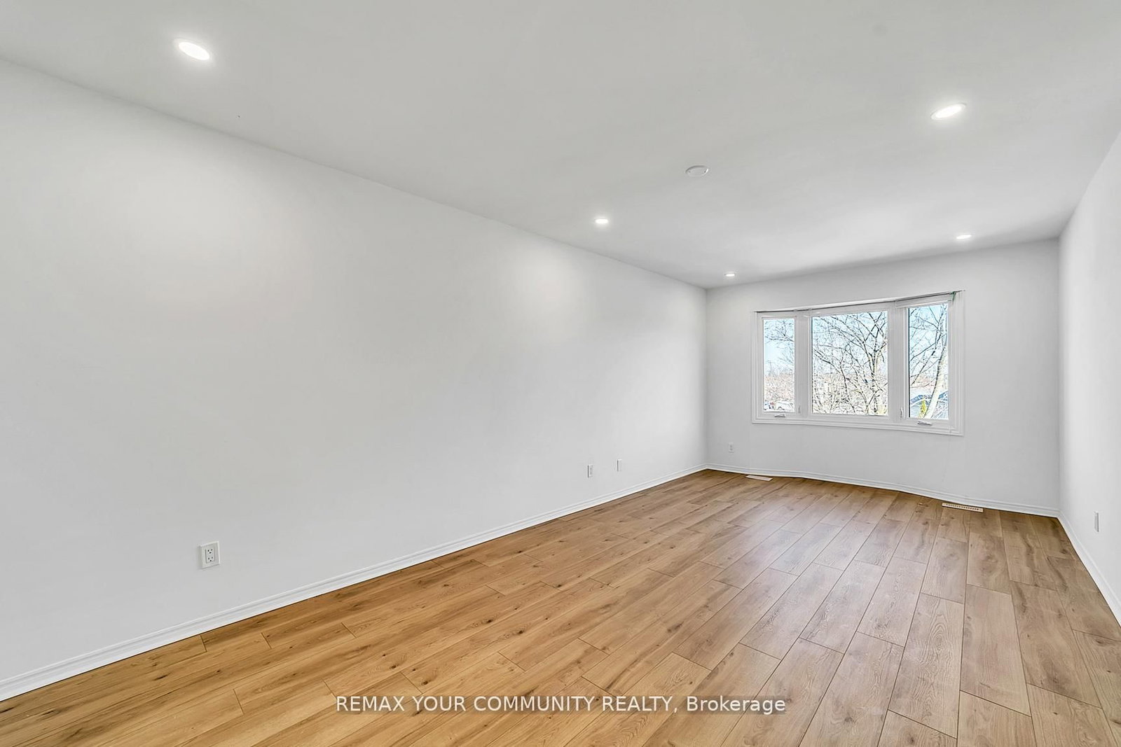 Detached House for sale at 391 Hickling Trail, Barrie, Ontario, L4M 6A9 - Grove East - MLS: S12957850